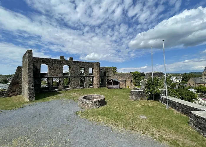 In Meiserich Mit Terrasse Und Garten By Interhome * Ulmen